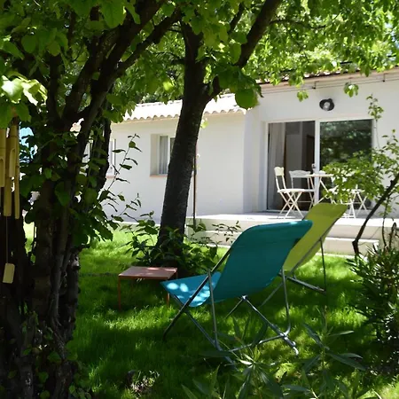 Charmante Maisonnette Independante A Goult En Luberon Exterior photo