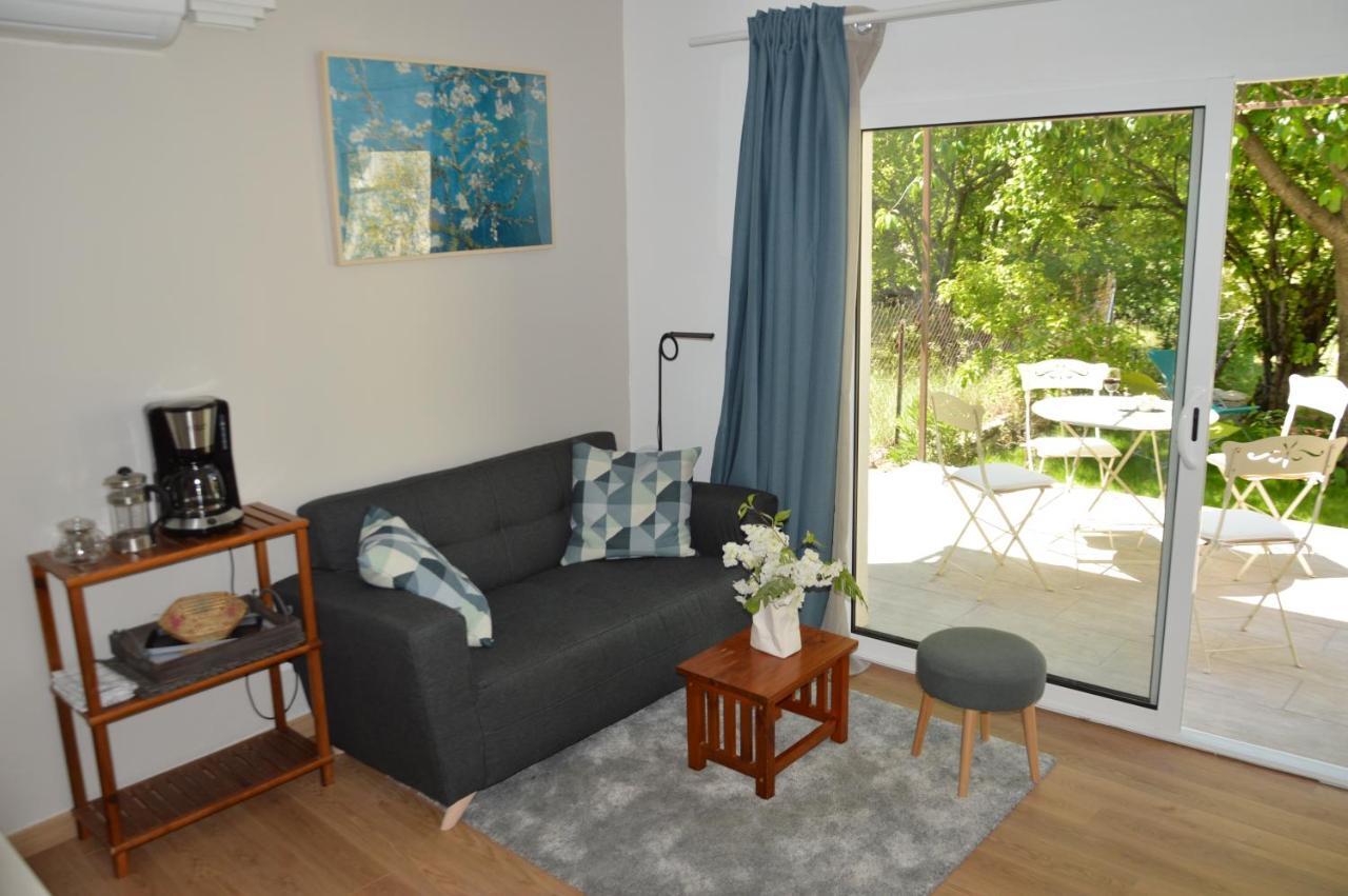 Holiday home Charmante Maisonnette Independante A En Luberon Goult